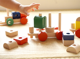 儿童玩木制玩具好吗？如何选购木制玩具更利于孩子